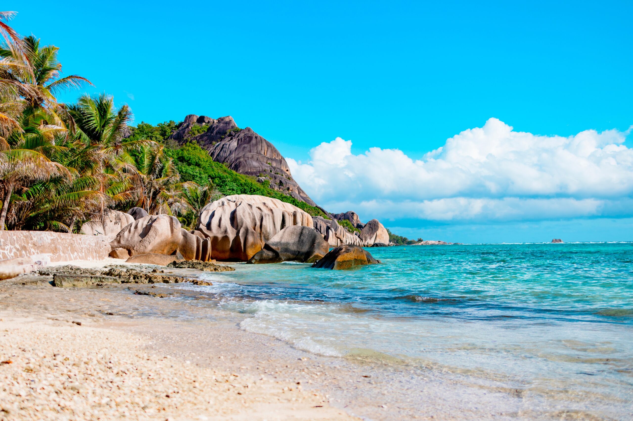 Picturesque,Bright,Nature,In,Seychelles,,Granite,Stones,On,Anse,De