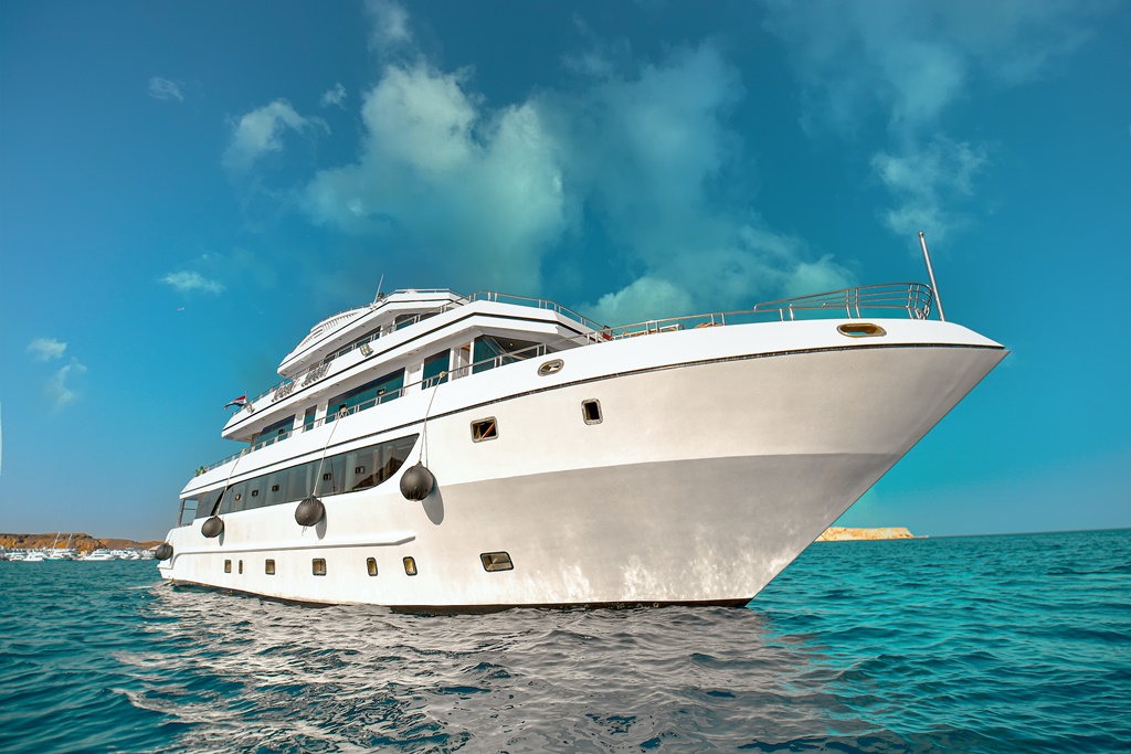 M/Y South Moon One